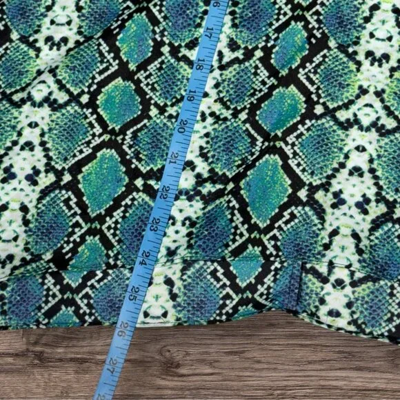 BCBG Maxazria Sleeveless Snake Sprint Lightweight Blue Green Black Blouse size L - Picture 7 of 11